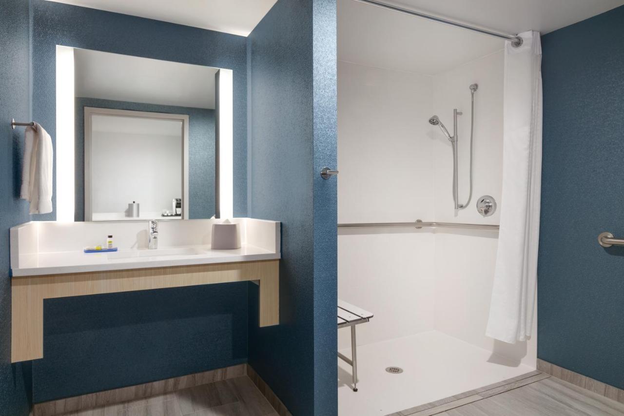 Holiday Inn Express Hotel & Suites Norfolk Airport By Ihg Eksteriør bilde